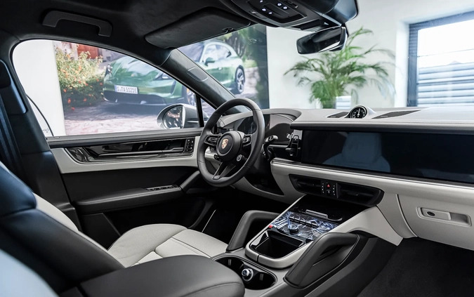 Porsche Cayenne cena 1091457 przebieg: 10, rok produkcji 2023 z Jedwabne małe 742
